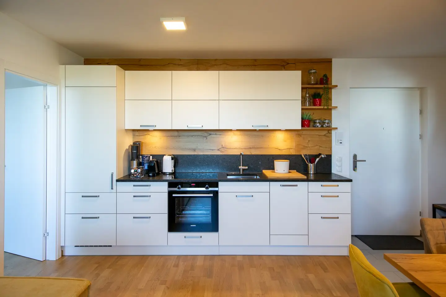 Moderne DG-Wohnung mit Terrasse und Klimaanlage I Garagenplatz vorhanden