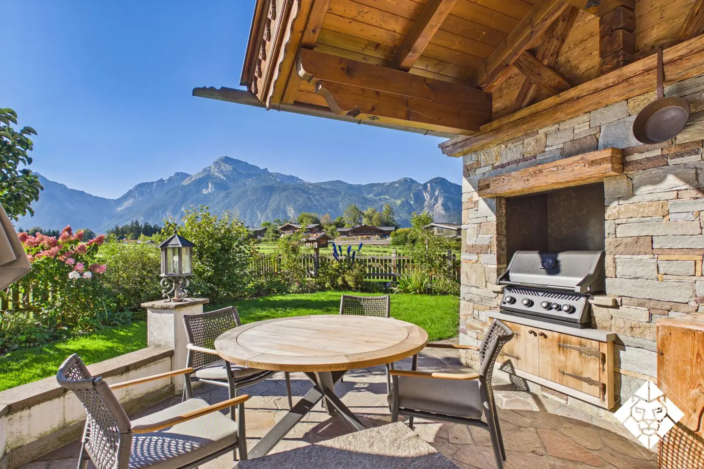 House at the End of the Road: Stone Pine Parlor, Lake Proximity and Mountain View