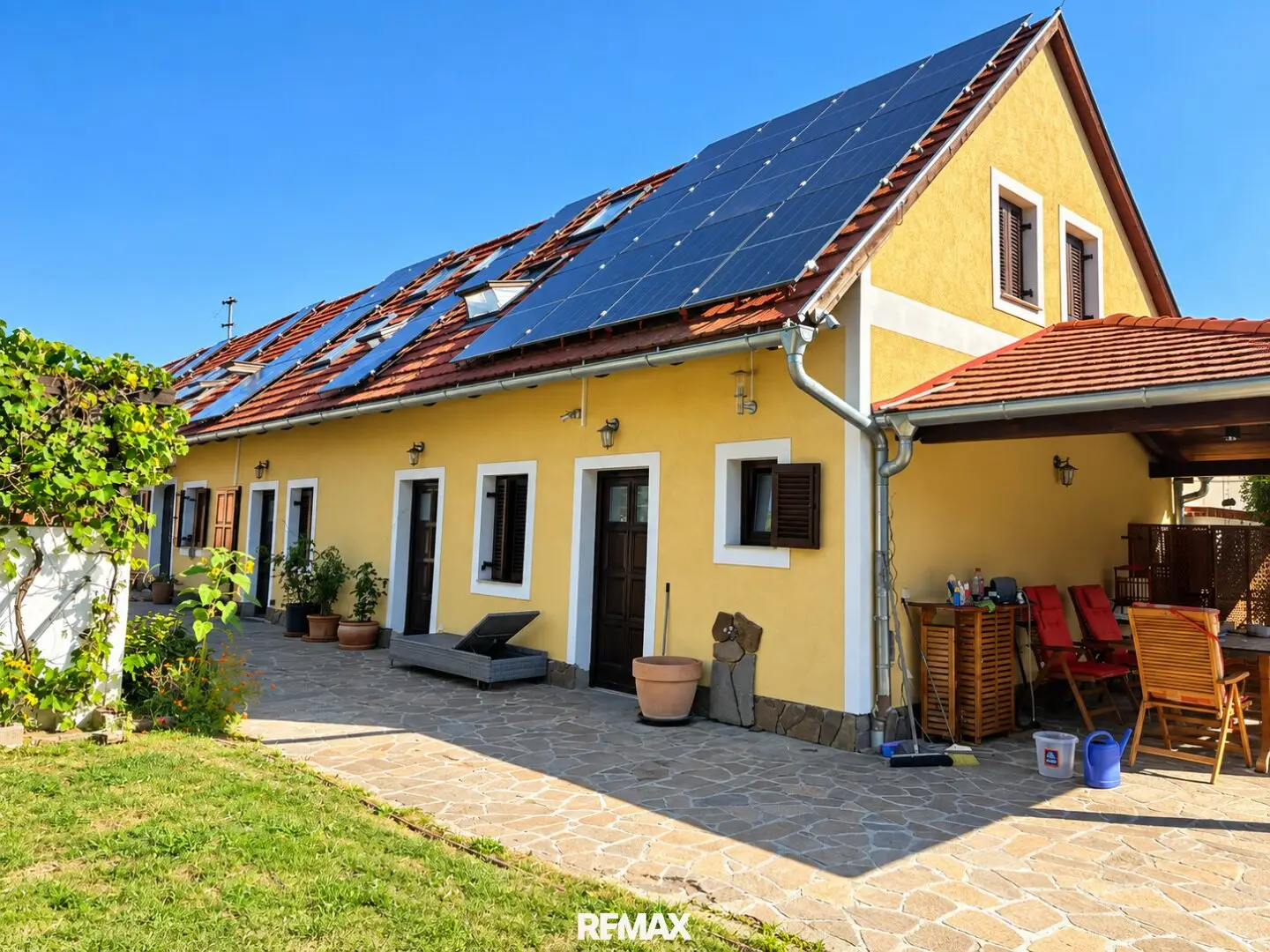 Unique country house villa with special charm, pool, nature &amp; plenty of space in Eisenberg