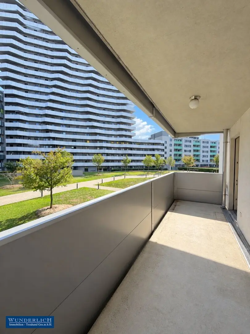 Dream balcony apartment in Citygate