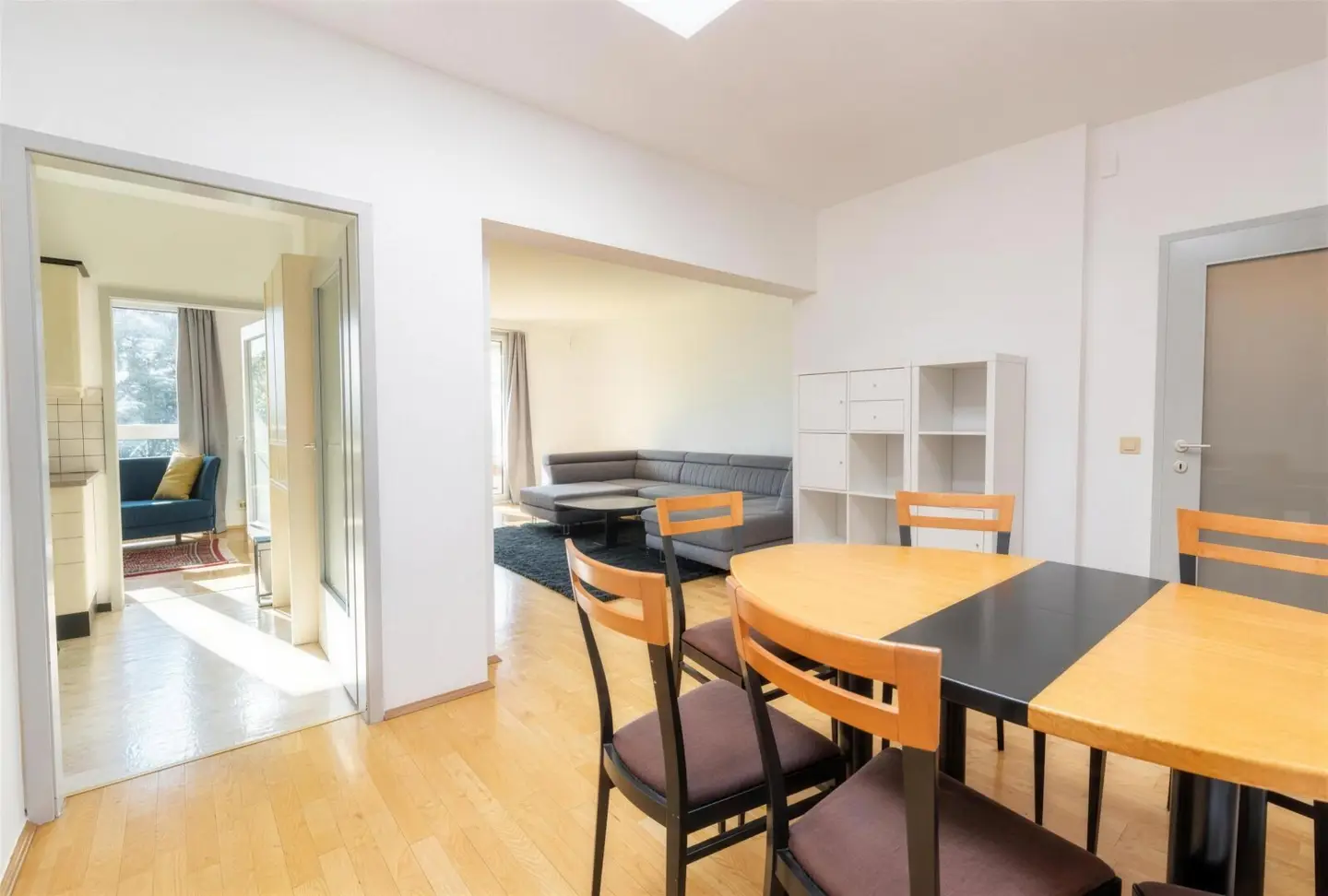 Quiet location in Waltendorf: 89 m² with loggia and garage parking space
