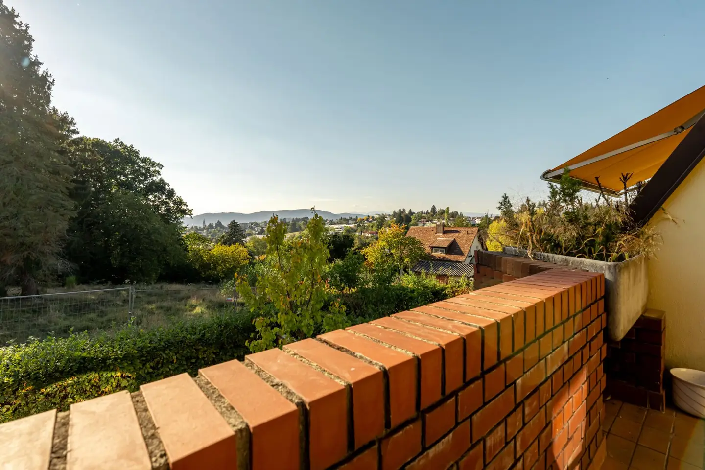 Quiet location in Waltendorf: 89 m² with loggia and garage parking space