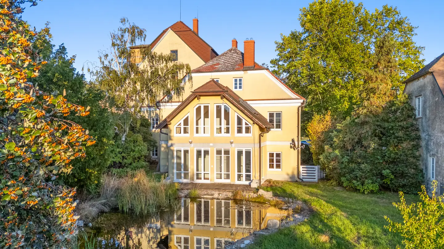 Weitläufiges Anwesen mit Schwimmteich Wohnung