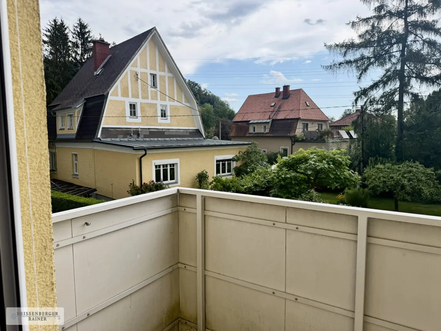 Small apartment near the city | In need of renovation