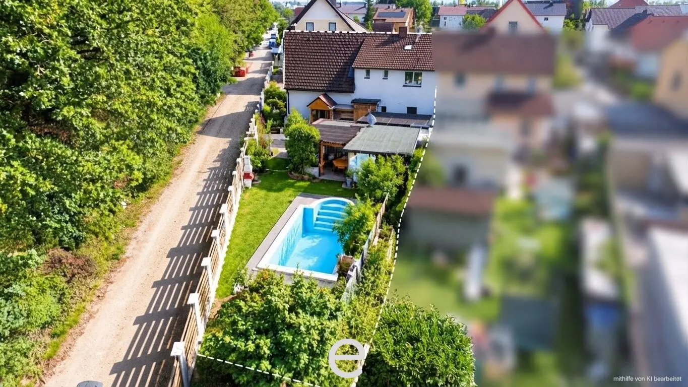 Residential house with great potential, garden and pool in Wels-Maxlheid