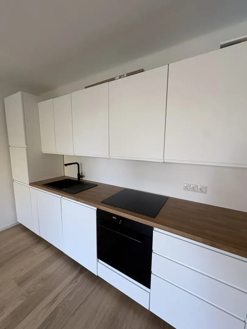 Luxury 3-room first occupancy in prime location with 2 balconies and parking space in Graz, 74m²