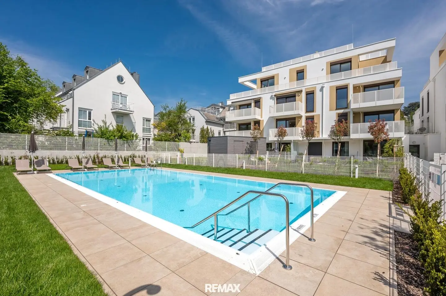 COMING SOON! OUTDOOR - POOL | WUNDERSCHÖNE TERRASSENWOHNUNG | GRÜNRUHLAGE