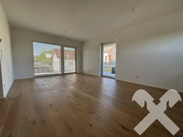 Neuwertige Wohnung mit großem überdachten Balkon