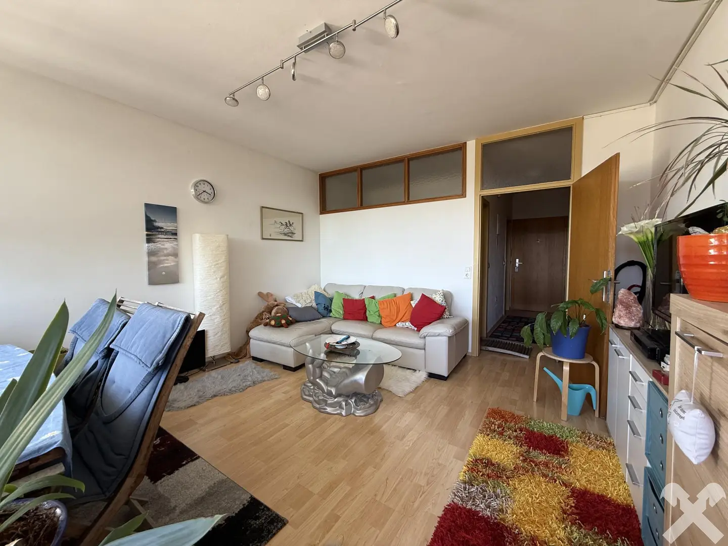 Bright apartment with loggia and secure parking
