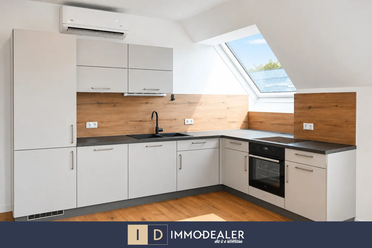 A special home in Novaragasse: attic maisonette above the roofs of Leopoldstadt