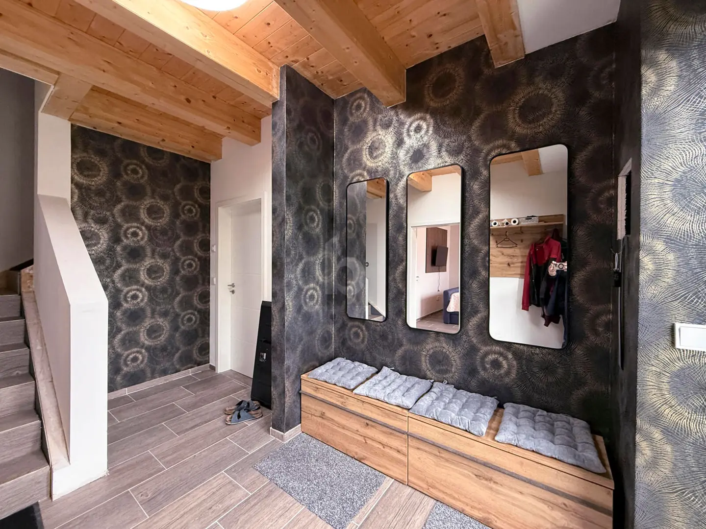 Holiday apartment in a wooden house with guest apartments near Presseggersee