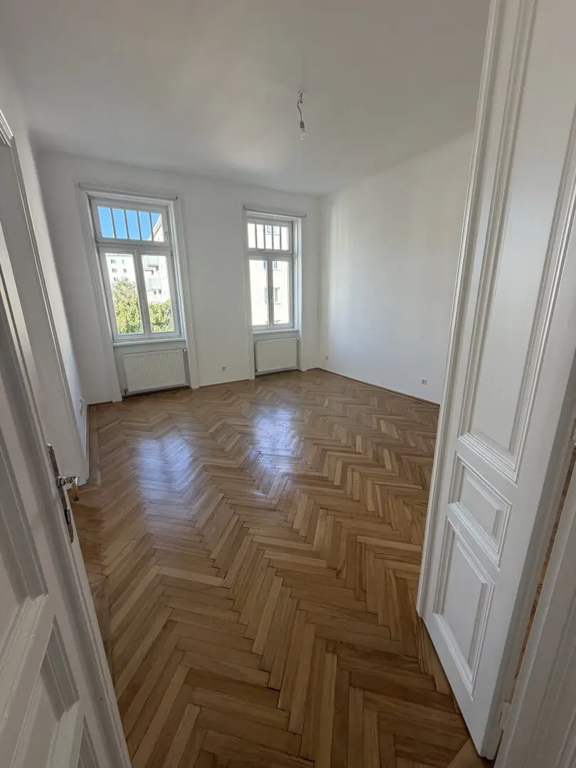Living in the Nineteenth Bright old building apartment shines in new splendor