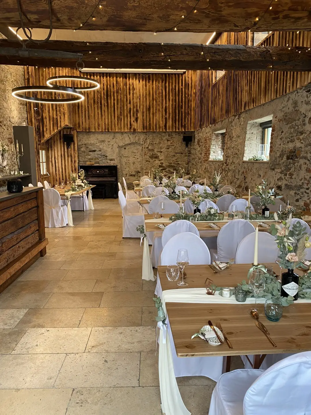 Historisches Gutshaus am Bach mit Veranstaltungssaal Ferienwohnung