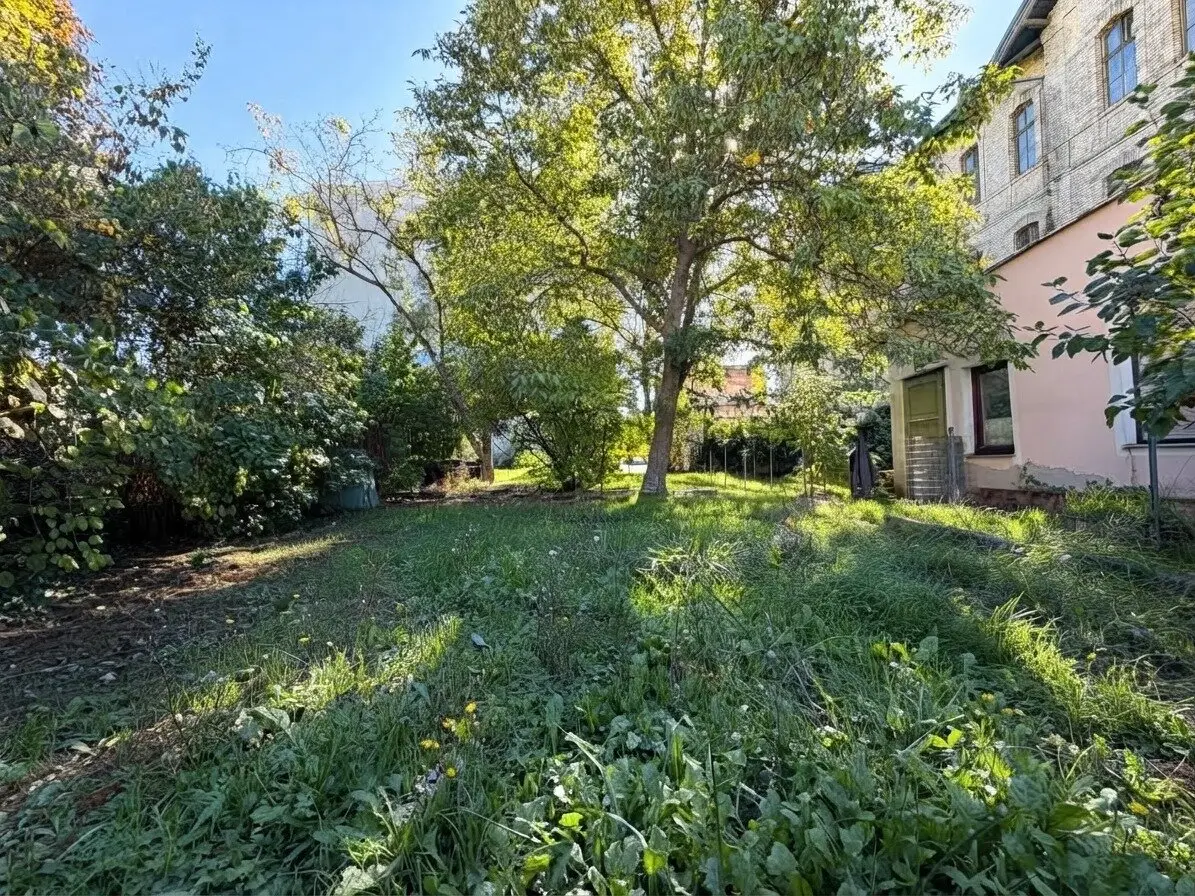 Schnäppchen: Sanierungsbedürftiges Haus mit Grundstück