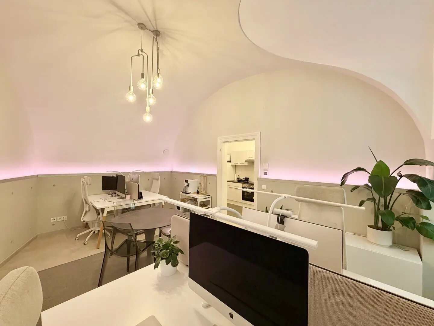 Modernized 2-room office near Stephansplatz (open-ended)