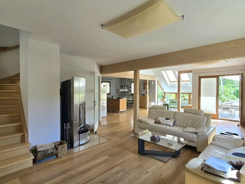 Exclusive feel-good residence with two houses and pool
