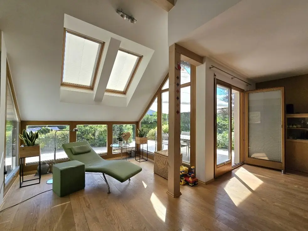 Exclusive feel-good residence with two houses and pool
