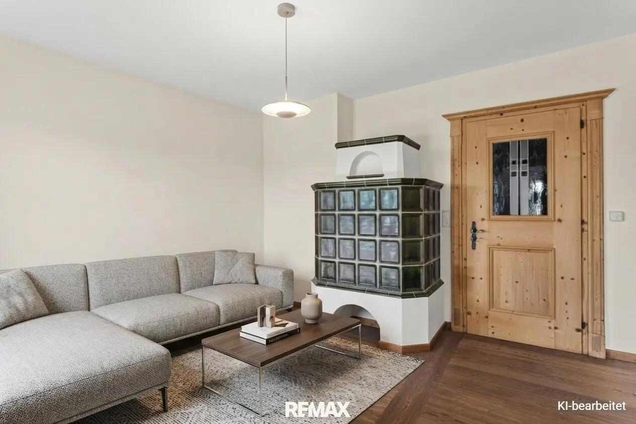 Gepflegte Doppelhaushälfte mit Terrasse, Balkon und zwei Kachelöfen