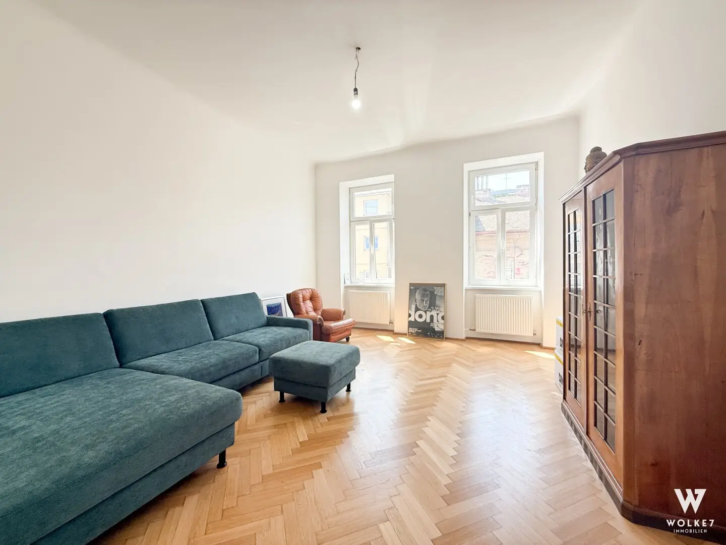 High-quality renovated 2-room period apartment | Central &amp; with elevator
