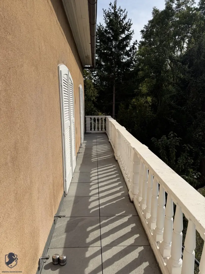 Außergewöhnliche Investmentliegenschaft in Neustift am Walde – ehemalige Pension mit ca. 300 m² großer Wohnung &amp; Indoorpool
