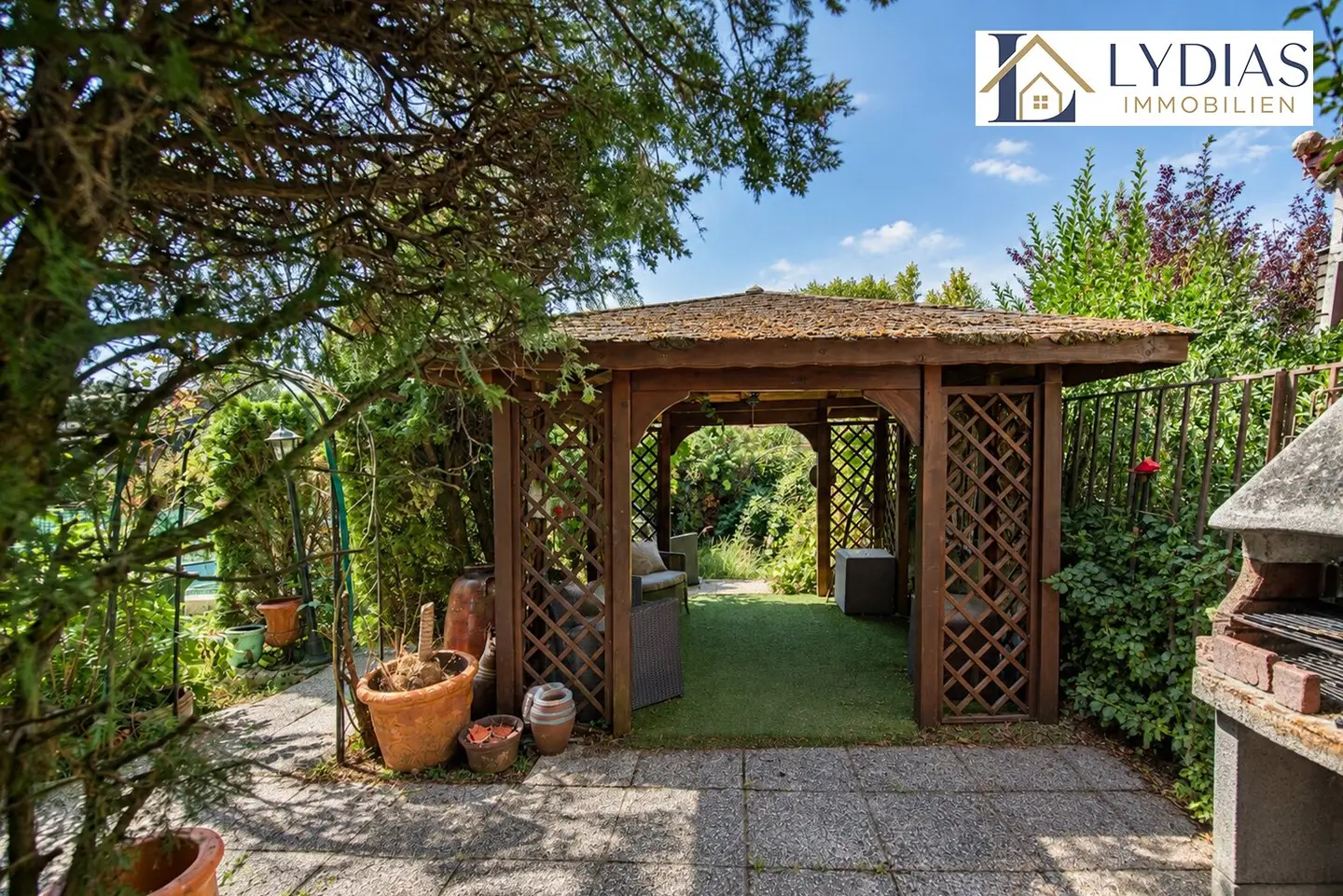 Gemütliches Einfamilienhaus - Lebensqualität mit Garten, Pool, Pavillon - Top Infrastruktur
