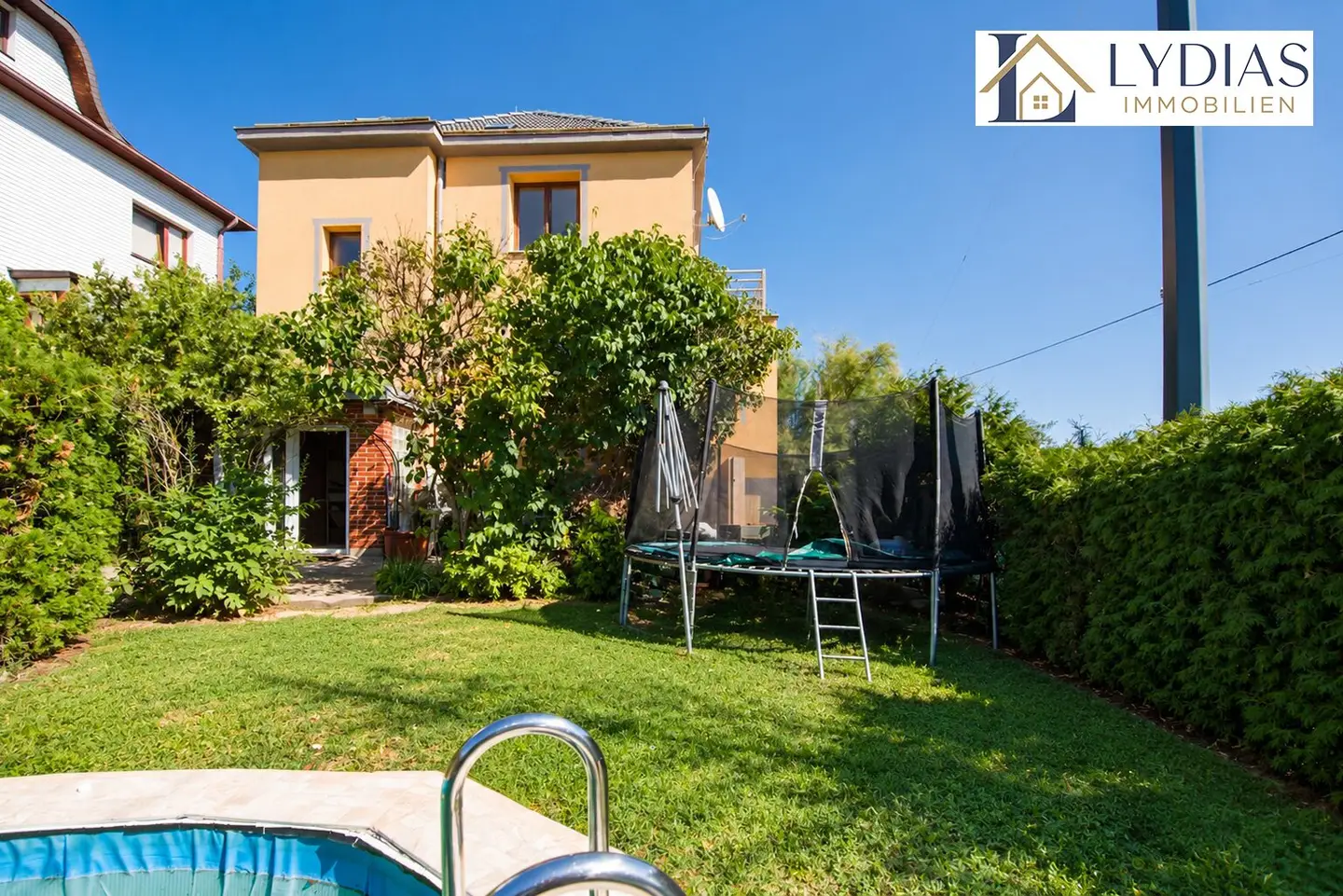 Gemütliches Einfamilienhaus - Lebensqualität mit Garten, Pool, Pavillon - Top Infrastruktur