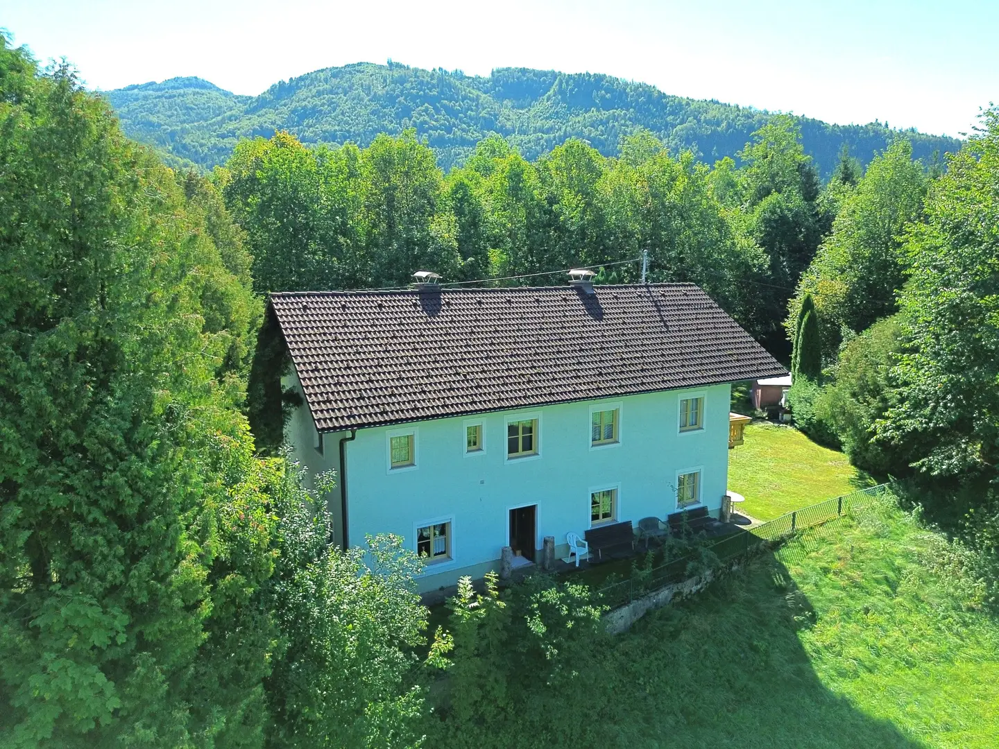 Viel Raum und großes Grundstück in naturnaher Lage Wohnung
