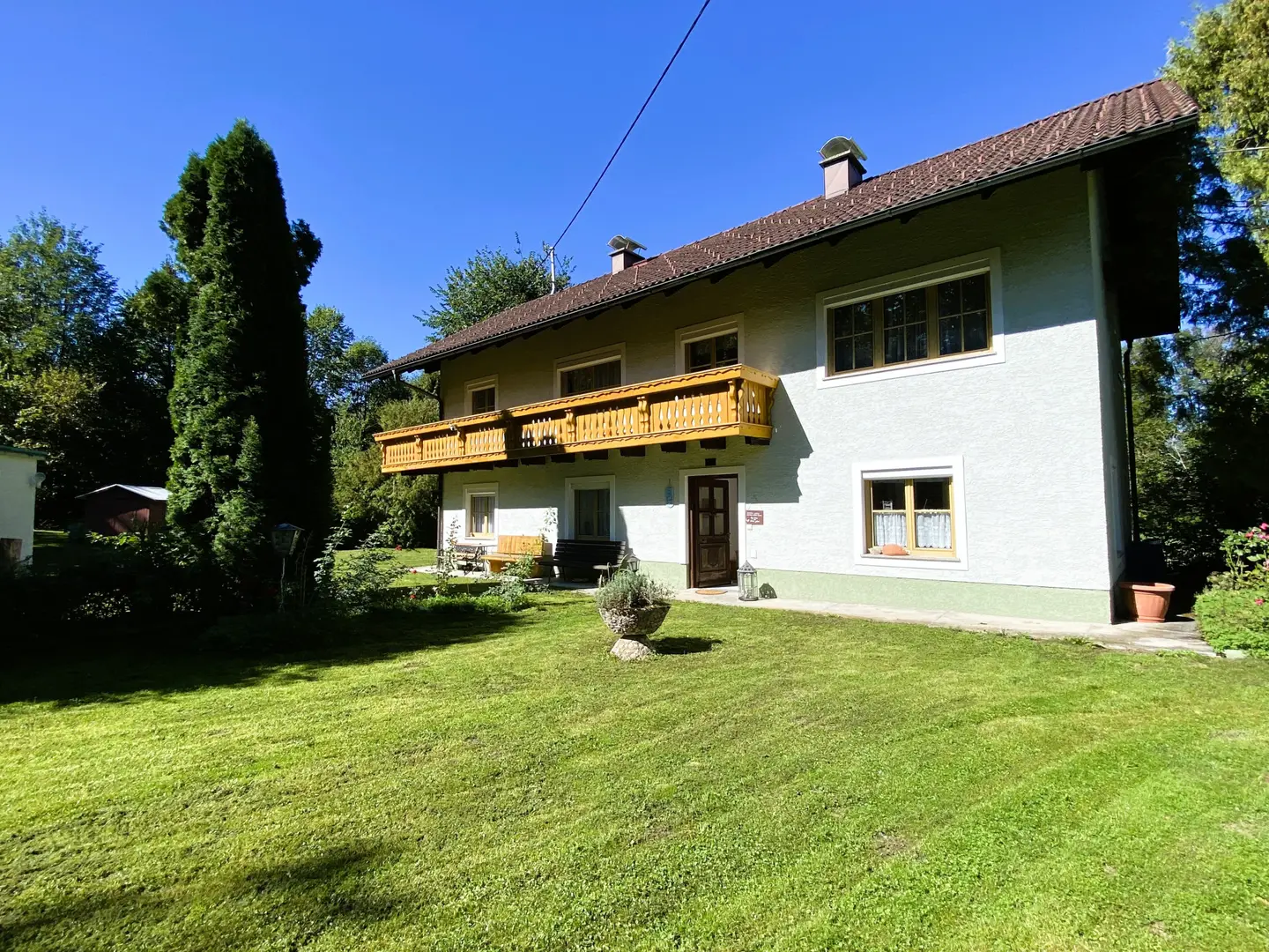 Viel Raum und großes Grundstück in naturnaher Lage Wohnung