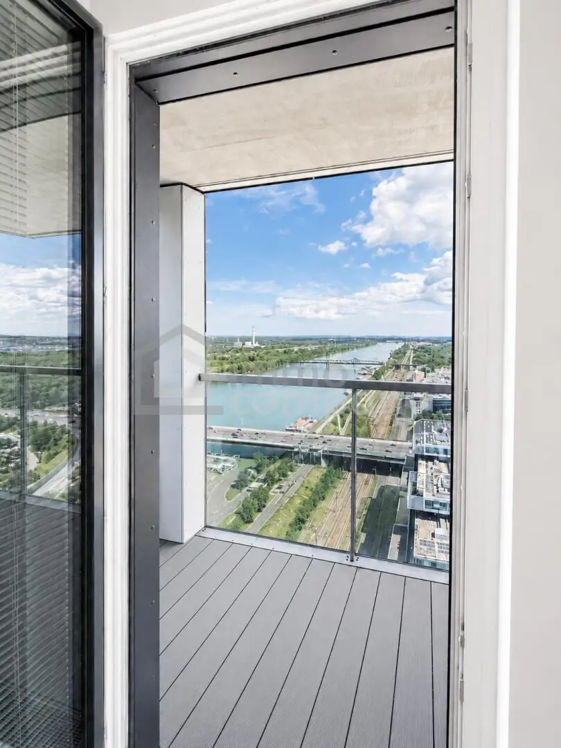 MARINA TOWER – Exclusive corner apartment on the 27th floor with the best panoramic view