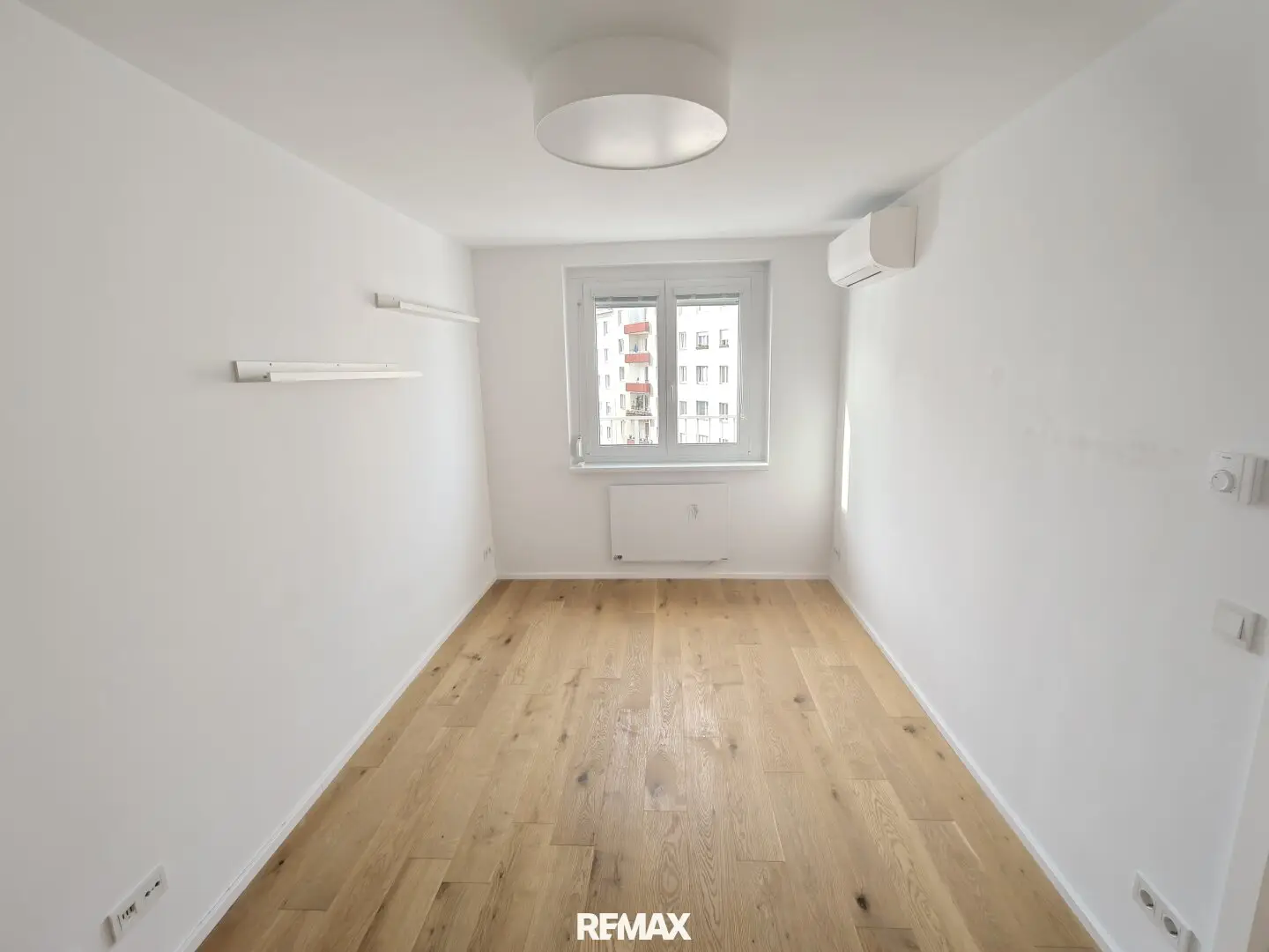 stylish 55m² attic apartment | 2 rooms | 23m² terrace with southwest view | air conditioning & exterior blinds