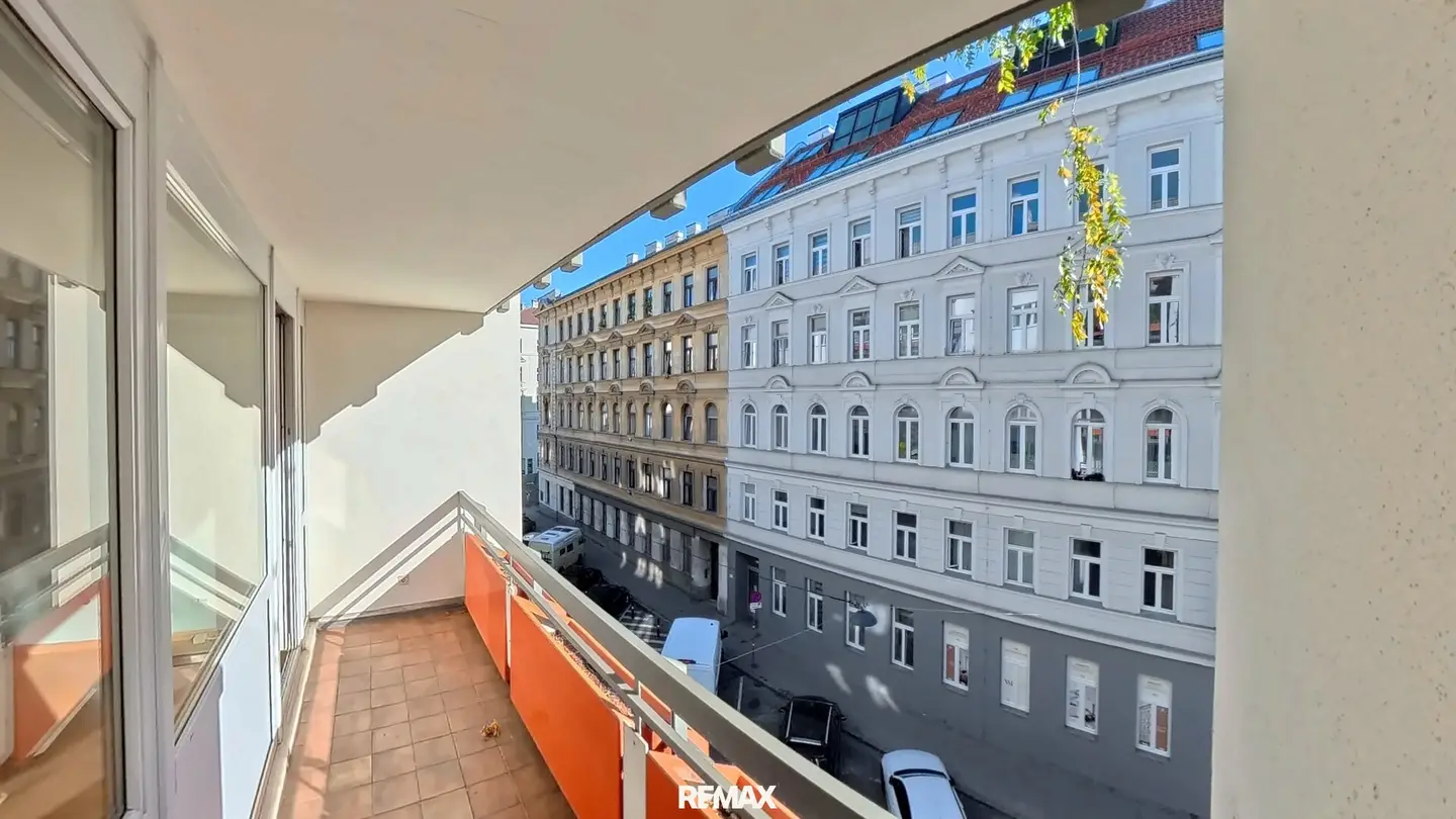 Gepflegte 2 Zimmer mit Westloggia!