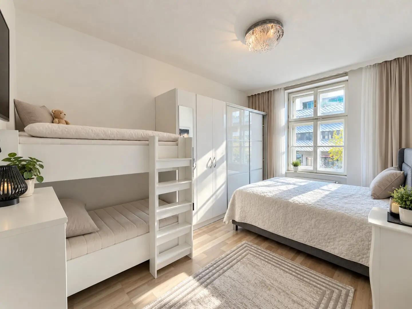 Renovated 2-room period apartment | approx. 57m² living space | 1st floor with lift | Fitted kitchen | Excellent layout | Good public transport connections