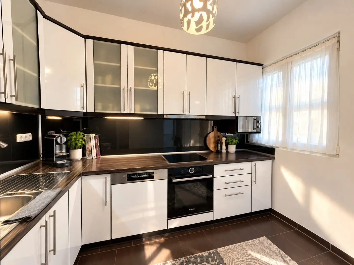 Renovated 2-room period apartment | approx. 57m² living space | 1st floor with lift | Fitted kitchen | Excellent layout | Good public transport connections