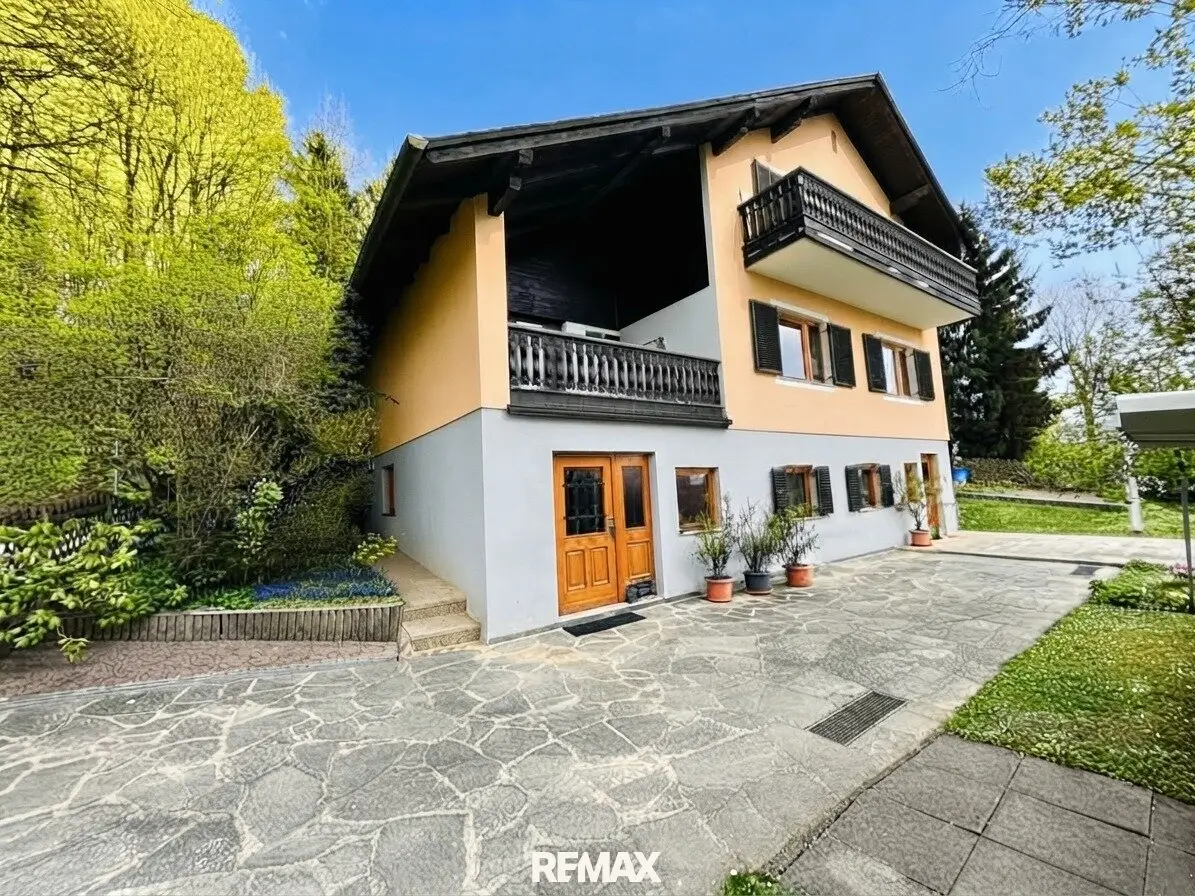 Your new home with a dreamy distant view Spacious single family house in a quiet location