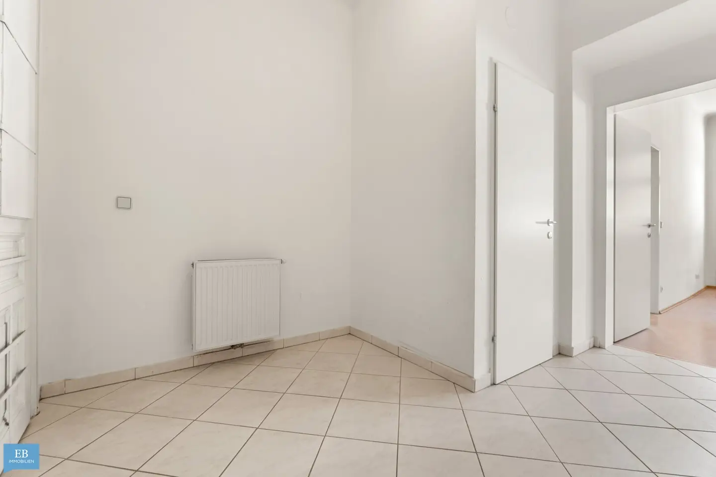 Charming 2-room period apartment with high ceilings