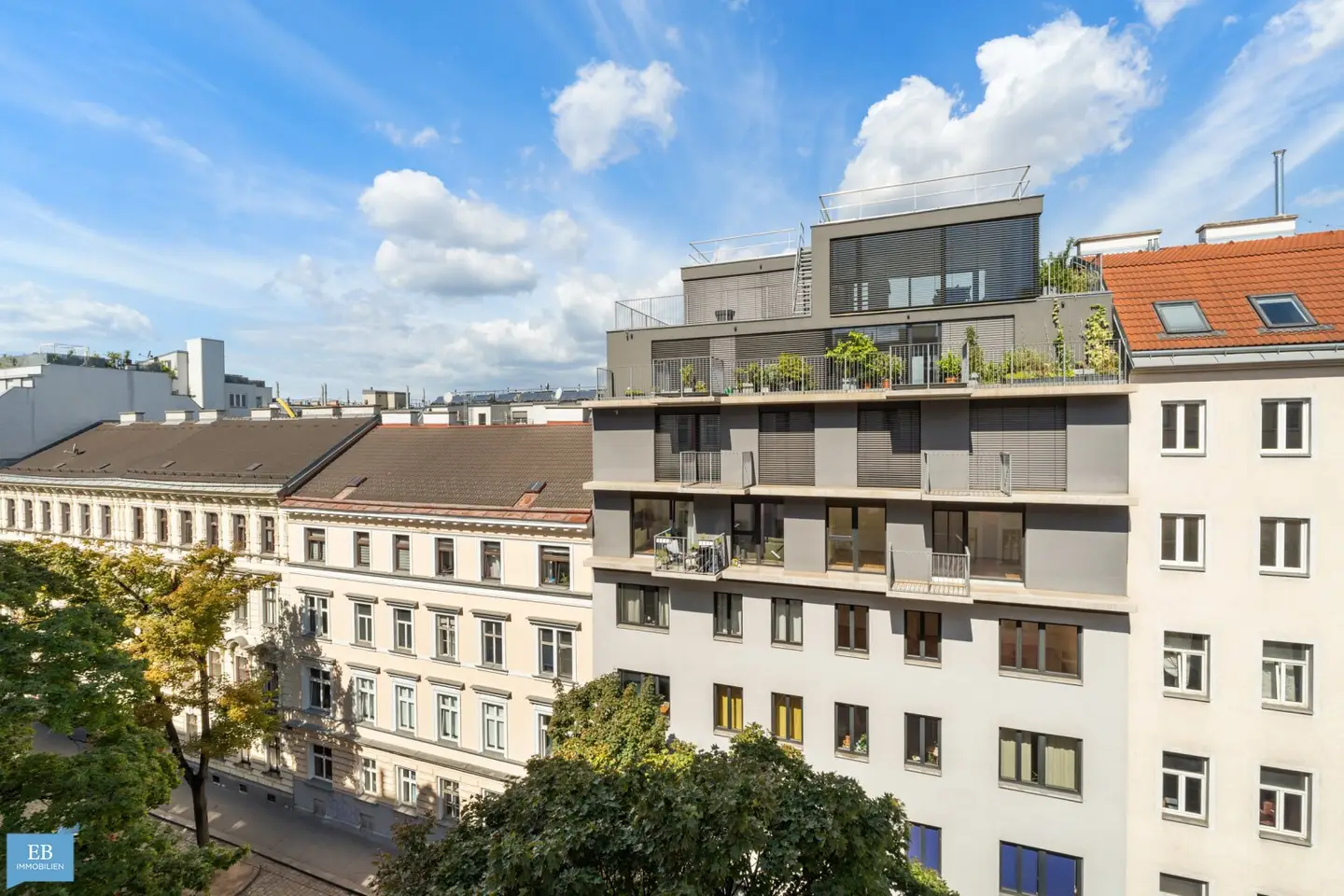 Charmante 2-Zimmer-Altbauwohnung mit hohen Räumen