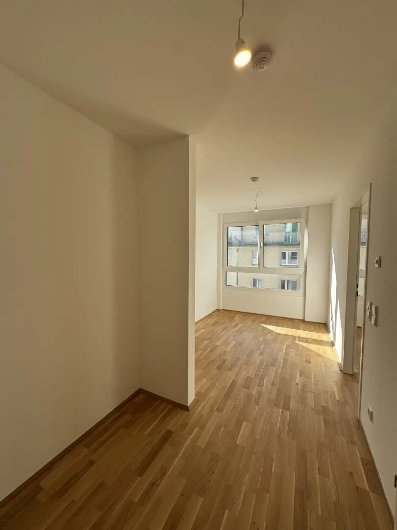 ATTIC ENTRY UNDER €270,000 | 2 ROOMS + LOGGIA | U1 KEPLERPLATZ