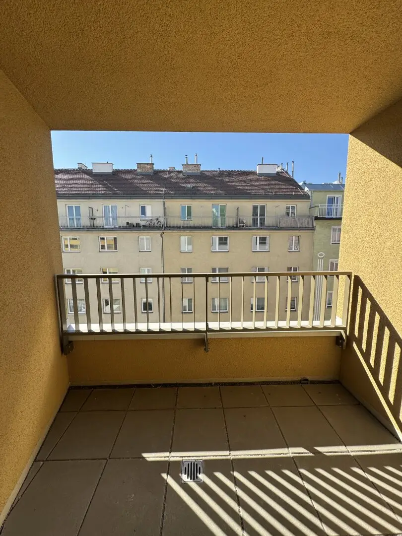 ATTIC ENTRY UNDER €270,000 | 2 ROOMS + LOGGIA | U1 KEPLERPLATZ