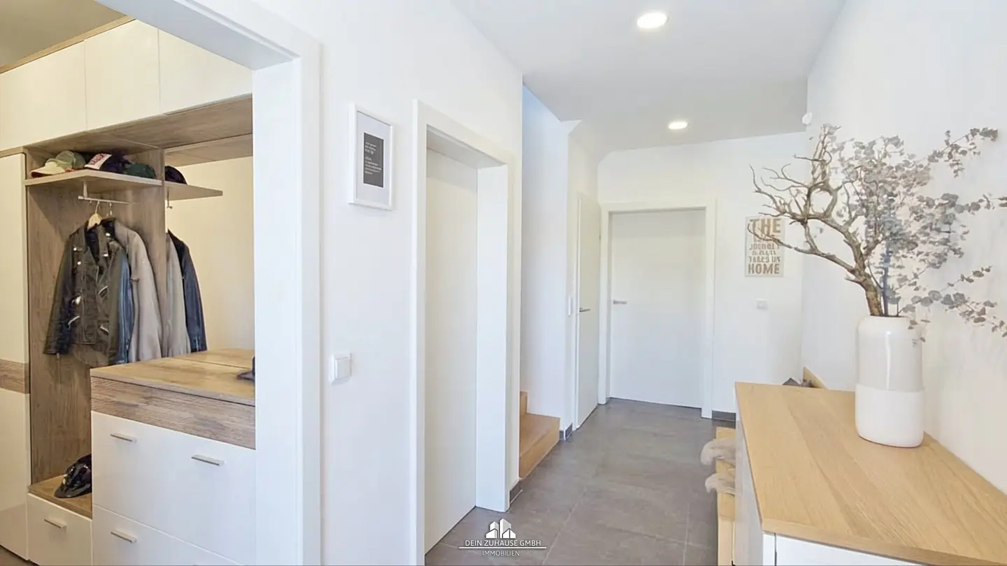 DEIN ZUHAUSE presents: Spacious home in attractive location in Timelkam