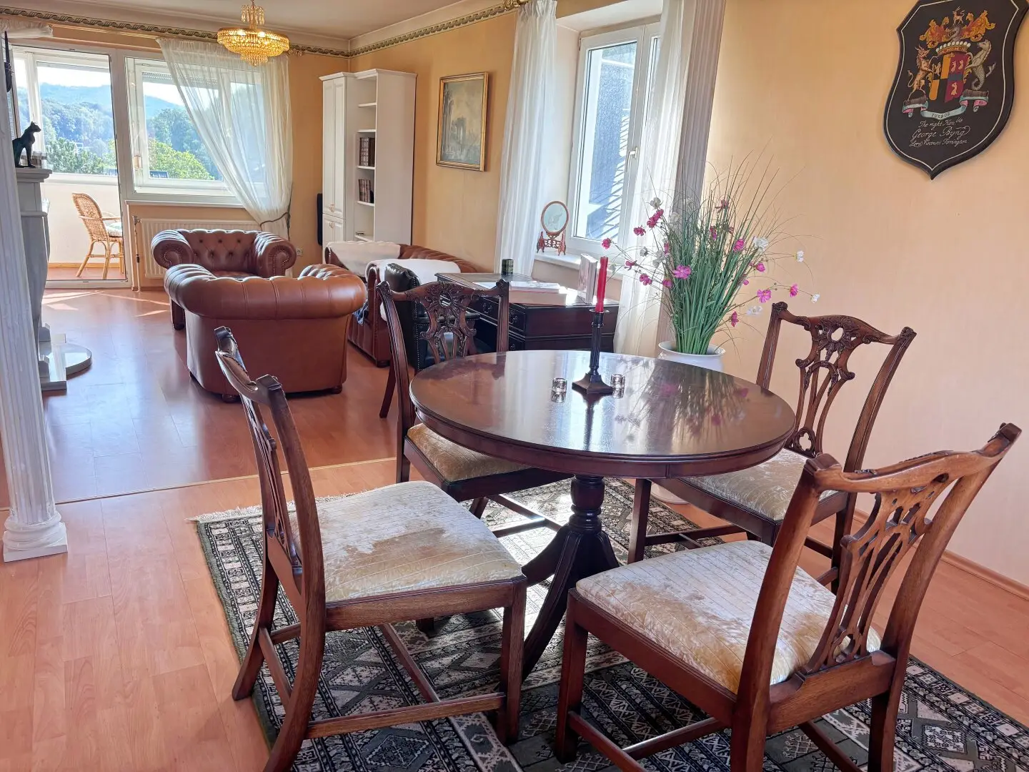 Low-energy house: Enchanting distant view – 3-room apartment with heated loggia and parking space