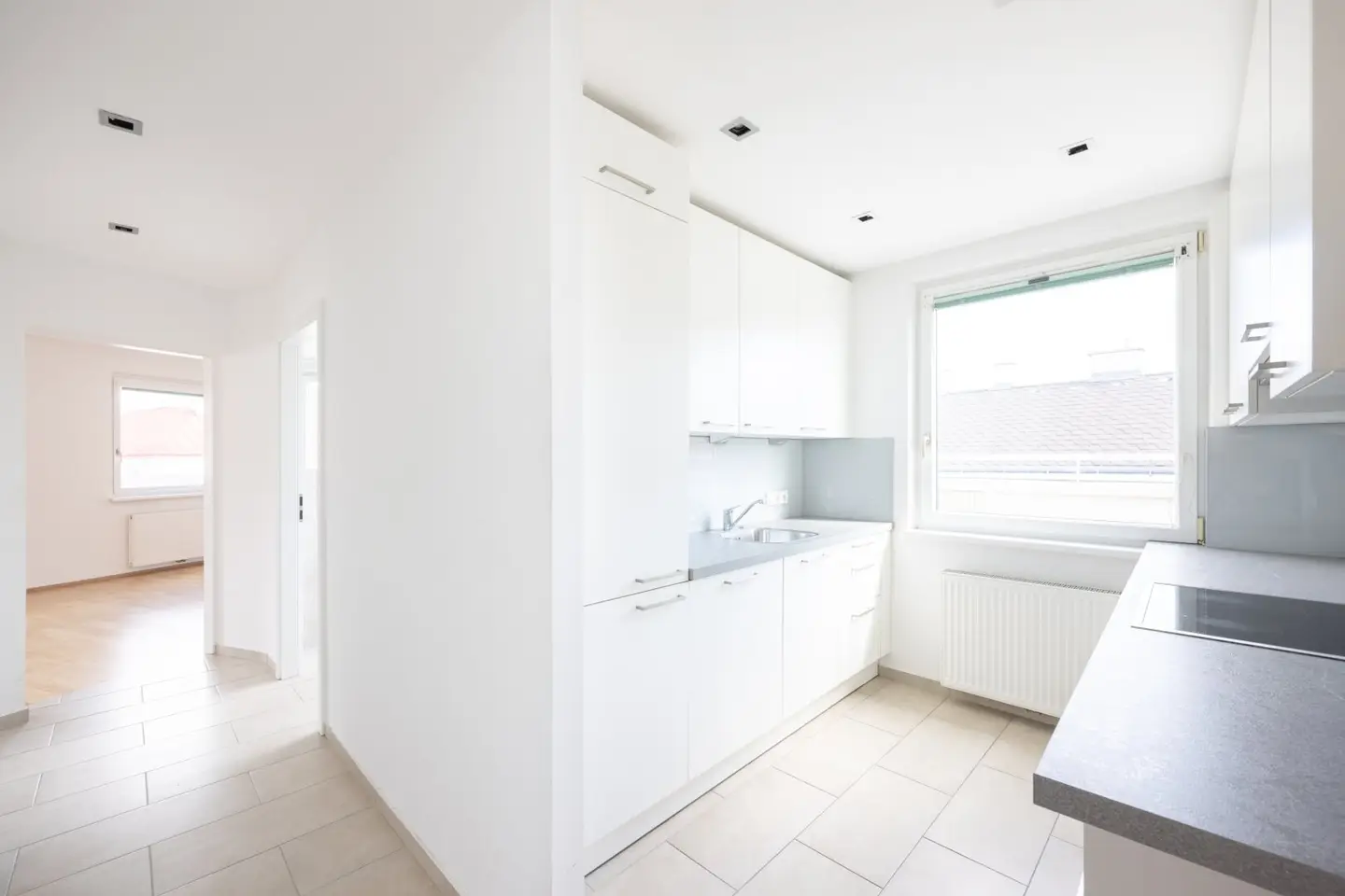 Beautiful 67m² 2-room attic apartment with 24m² terrace without elevator for athletes and fitness enthusiasts