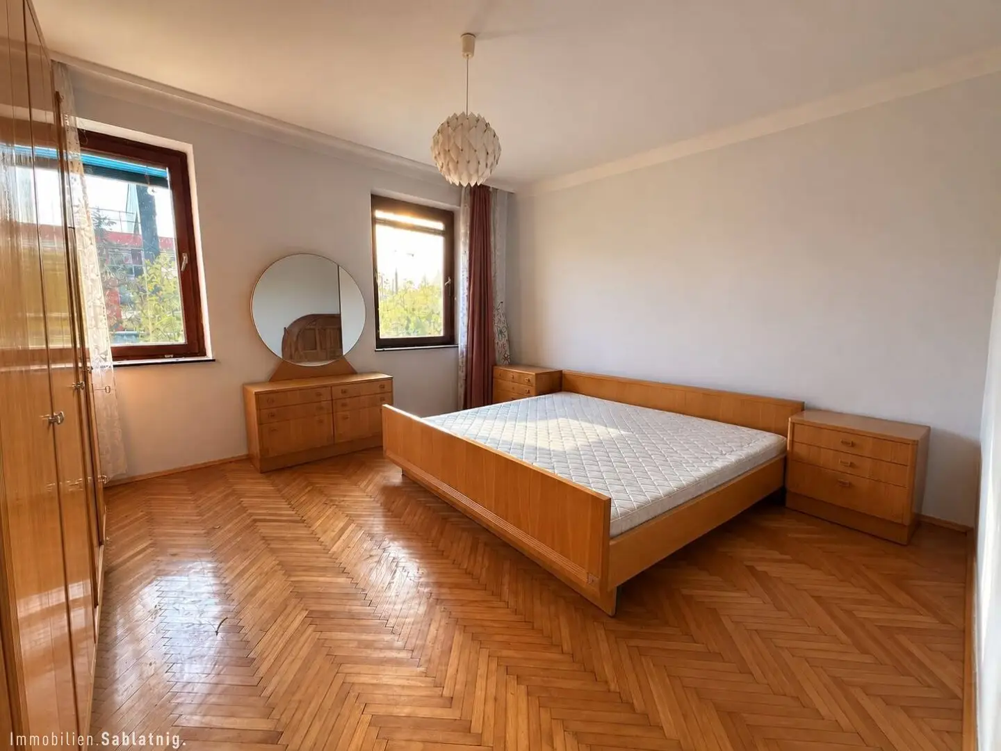 EINFAMILIENHAUS! 696 M² GRUNDSTÜCK! POTENZIAL! Sanierungsbedürftiges Haus mit viel Raum für individuelle Gestaltung!