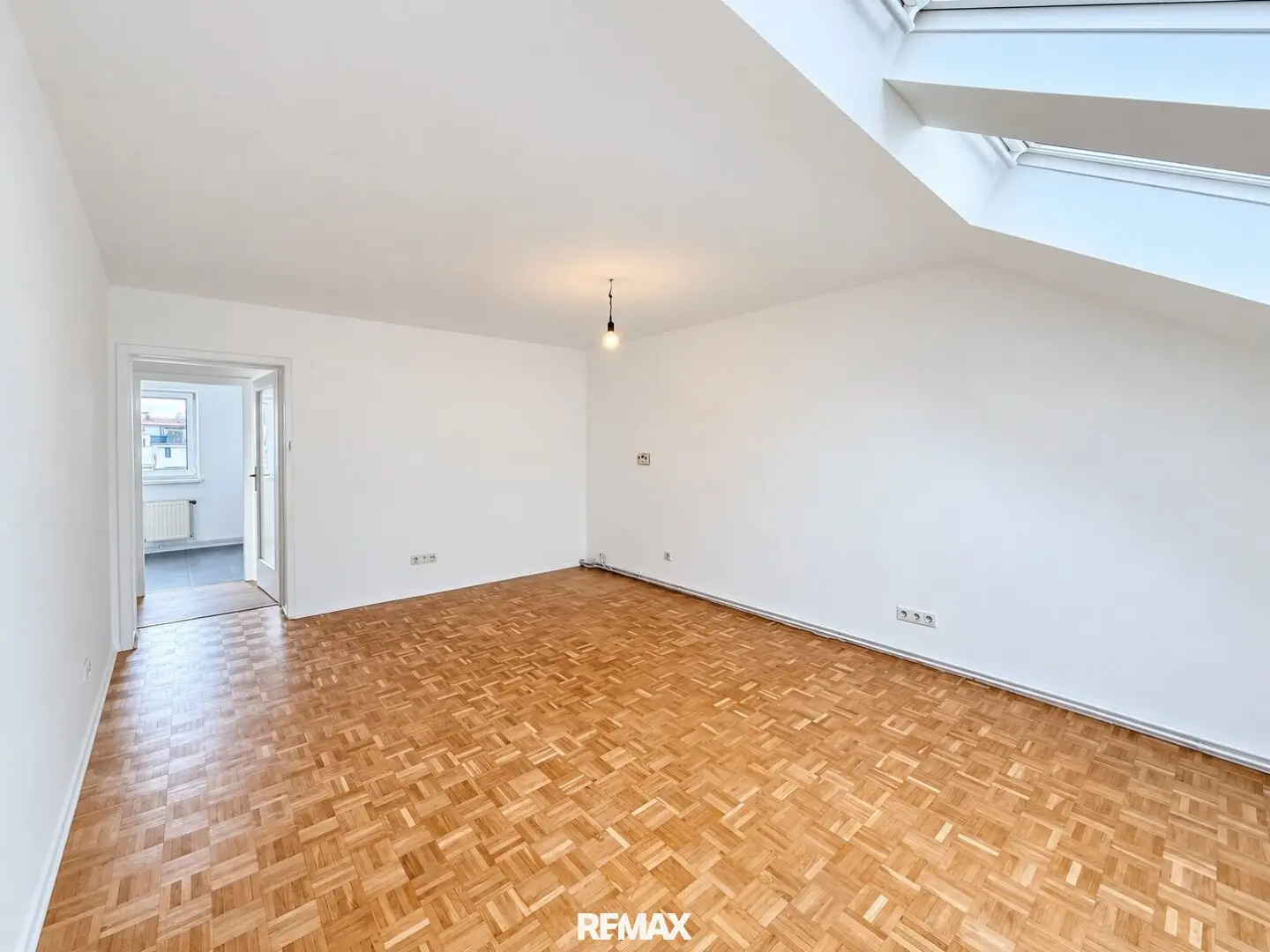 Attic floor with charm – Your new home in Ottakring!
