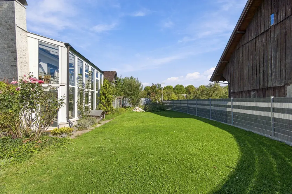 Wohnung mit Wintergarten in ruhiger Sackgasse