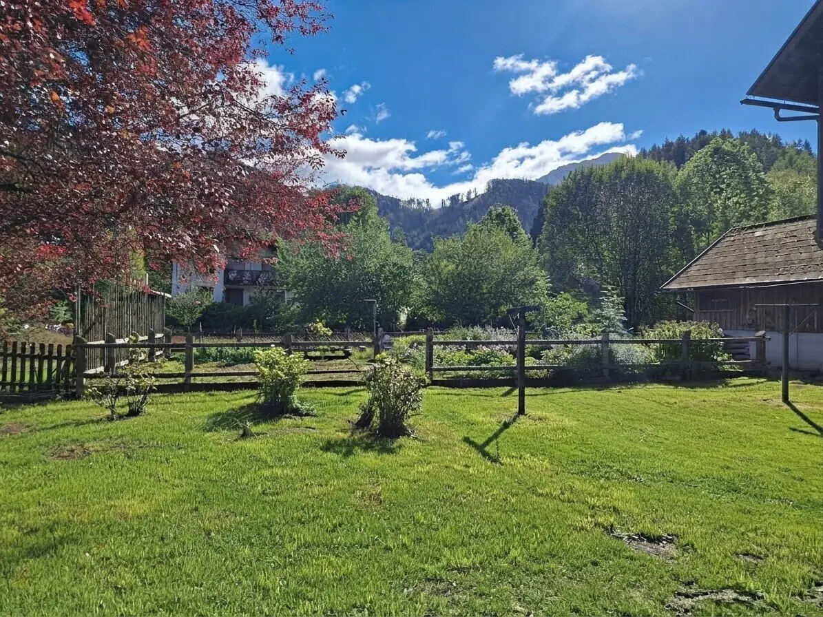 Estate with a total area of 23,600 m², 2 residential houses, outbuildings, utility building, garages