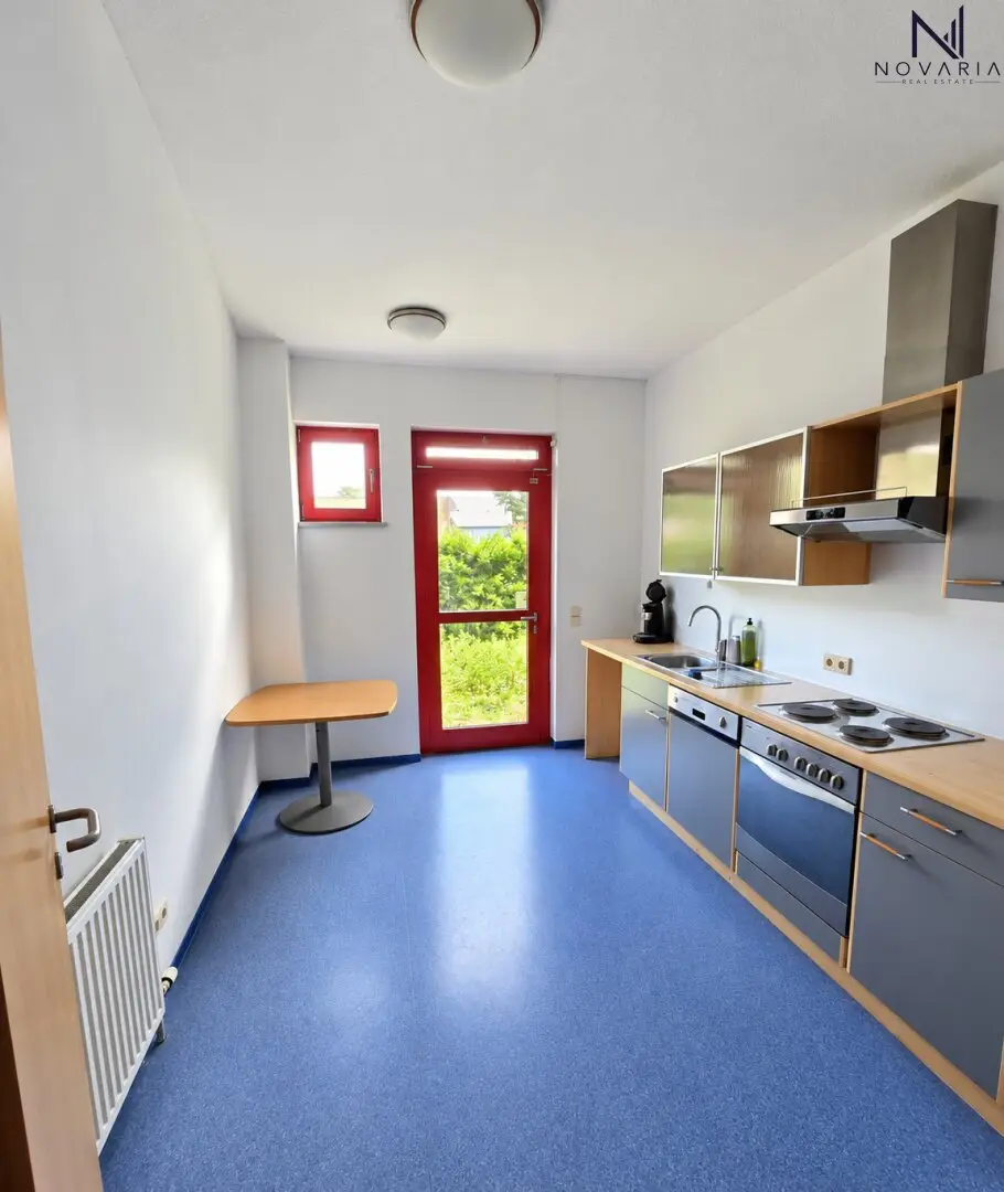 Barrierefreier Büroraum mit ca. 48m2 inkl. 2 Parkplätzen (Preis inkl. Strom und Heizkosten)