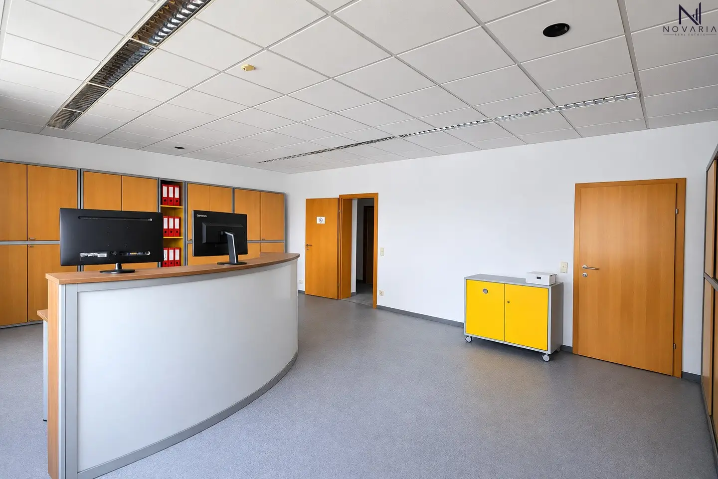 Barrierefreier Büroraum mit ca. 48m2 inkl. 2 Parkplätzen (Preis inkl. Strom und Heizkosten)