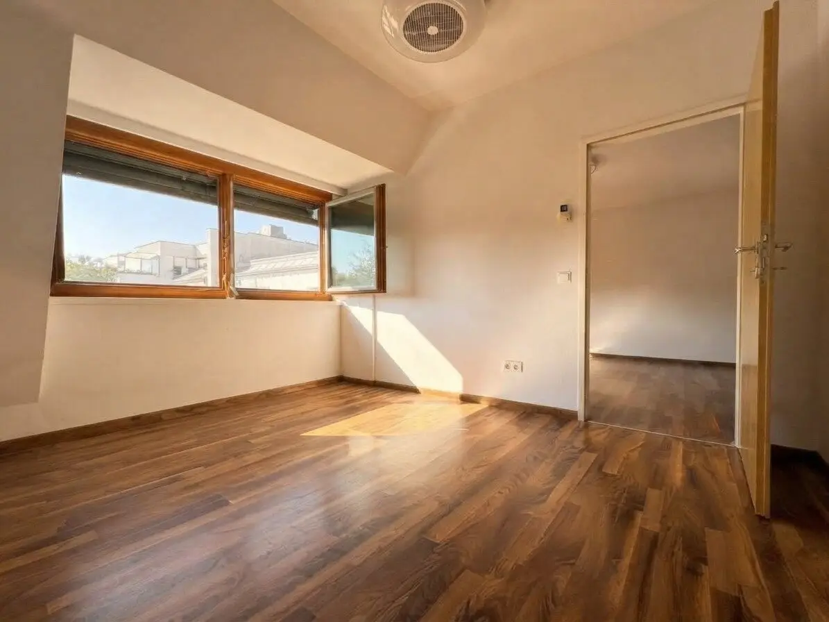 2-room penthouse apartment in Döbling, quietly located and well connected