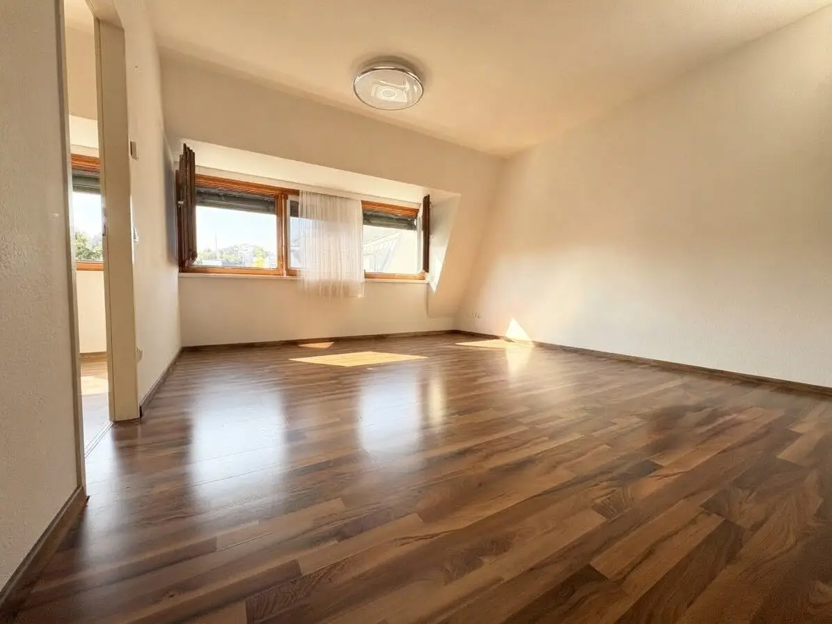 2-room penthouse apartment in Döbling, quietly located and well connected