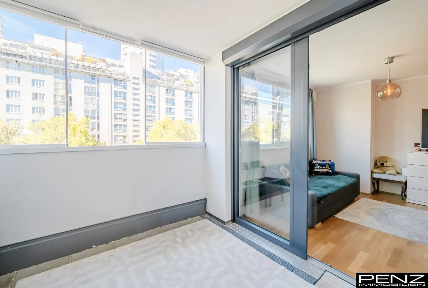 VIENNA: Exclusive 2-room apartment with loggia near the Uno City